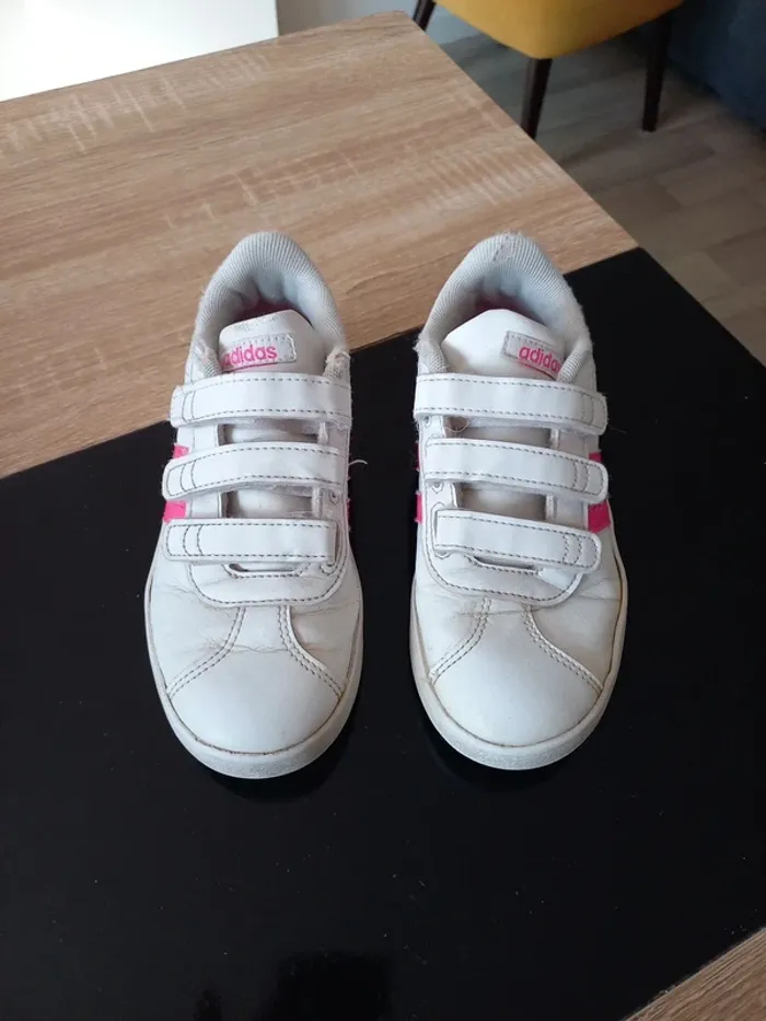 Basket blanche Adidas 32 - photo numéro 4