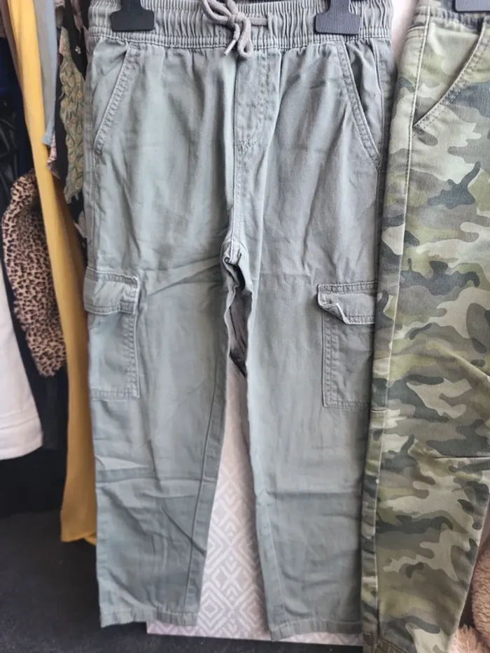 Lot 2 cargos 8ans - photo numéro 2
