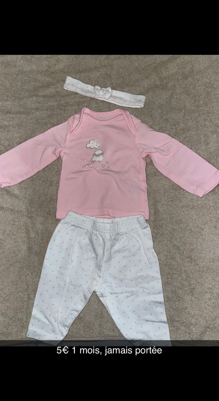 Ensemble rose et blanc avec bandeau