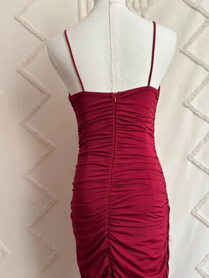Robe longue moulante bordeaux froncée – bretelles fines – style Y2K sexy glamour - photo numéro 6