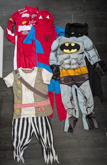 Lot déguisements garçon