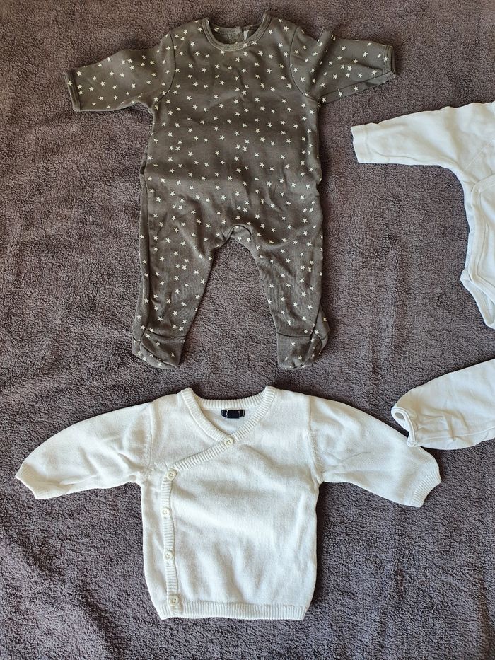 Lot ensemble bébé 1 mois fille garcon - photo numéro 2