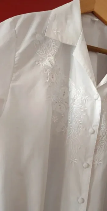 Chemise brodée manche courte t.48