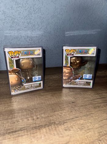 Funko Pop Plus Nico Robin Bronze Statue One Piece 2179 + Franky 2180
