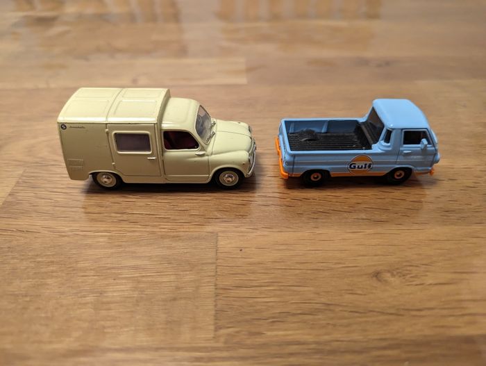 Lot 104 de 2 petites voitures rétro - photo numéro 7