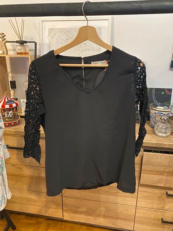 Blouse noire dentelle