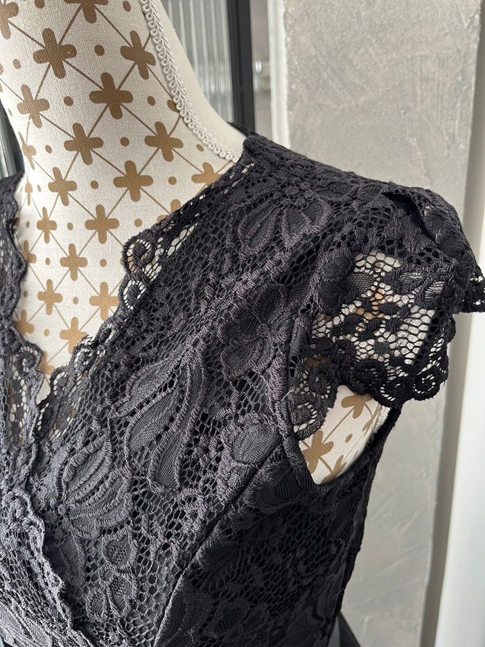 Robe Morgan 36 noire dentelle élégante ceinture soirée chic - photo numéro 2