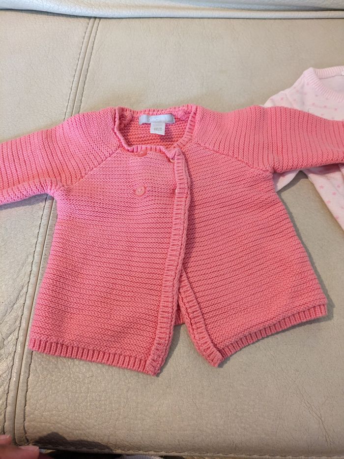 Gilets 3 mois - photo numéro 2