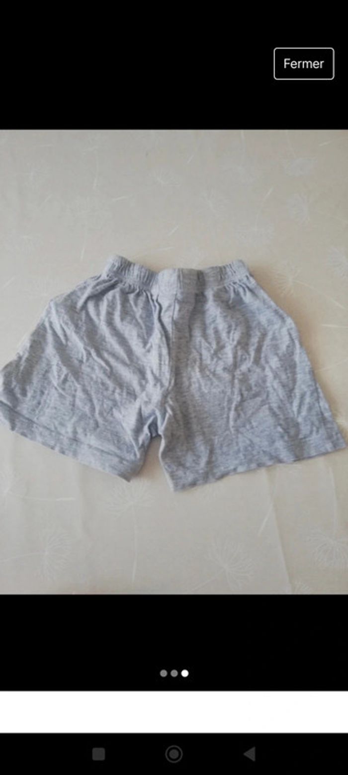 Short gris Billy Blue 4 ans 1€ - photo numéro 3