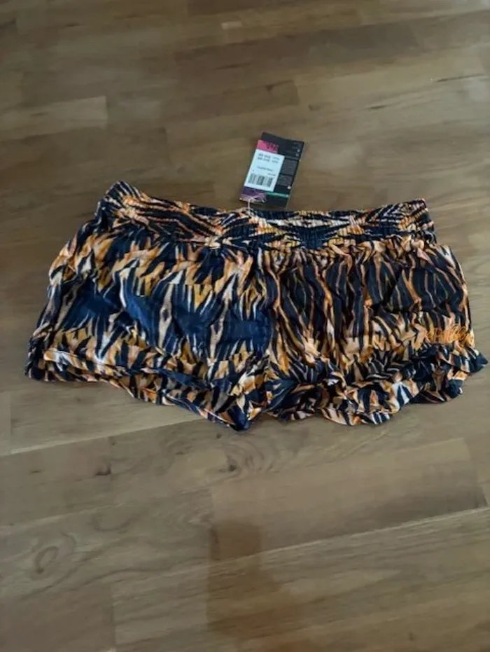 short femme billabong imprimé flamme - photo numéro 3