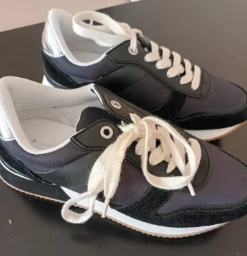 Basket noir femme tommy hilfiger taille 37 neuf