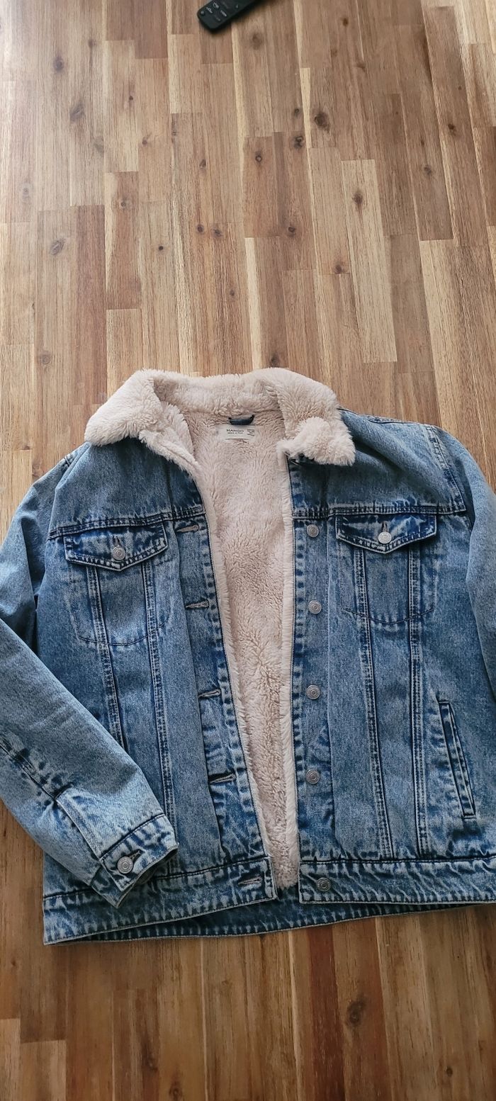 Veste en jeans fourrée Mango