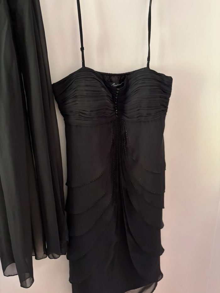 Robe élégante noire - photo numéro 2