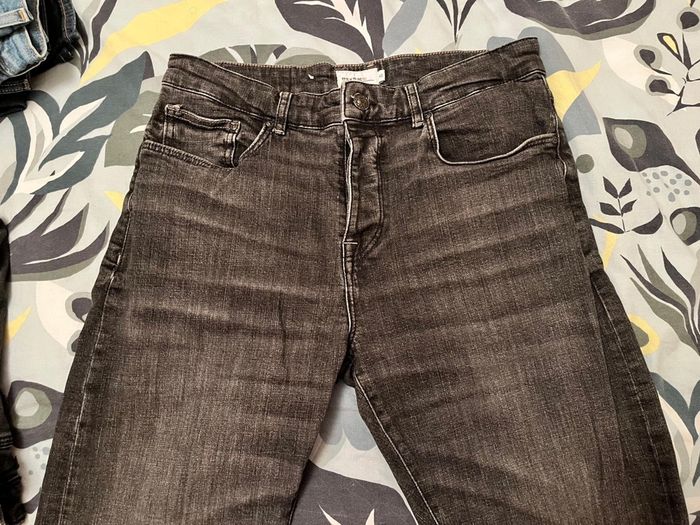 Vends jeans homme - photo numéro 2