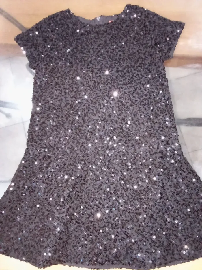 Robe de soirée 5 ans a sequins - photo numéro 3