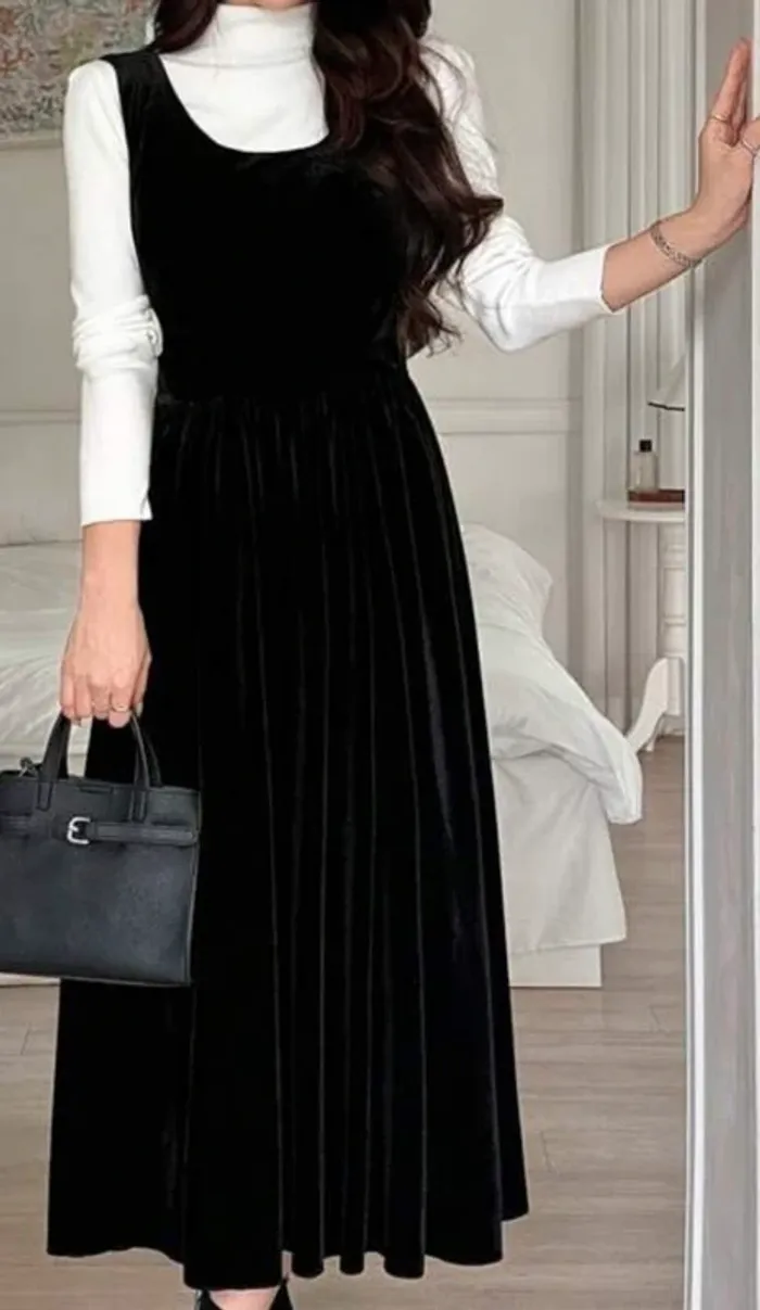 Robe mi-longue en velours noir avec nœud dans le dos - photo numéro 4