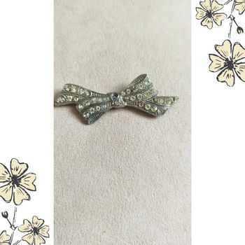 Broche ancienne nœud strassé – glamour vintage