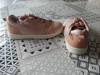 Chaussures tape à l'oeil 32