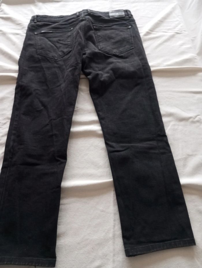 Jean noir de taille 42 et de marque Jules - photo numéro 2