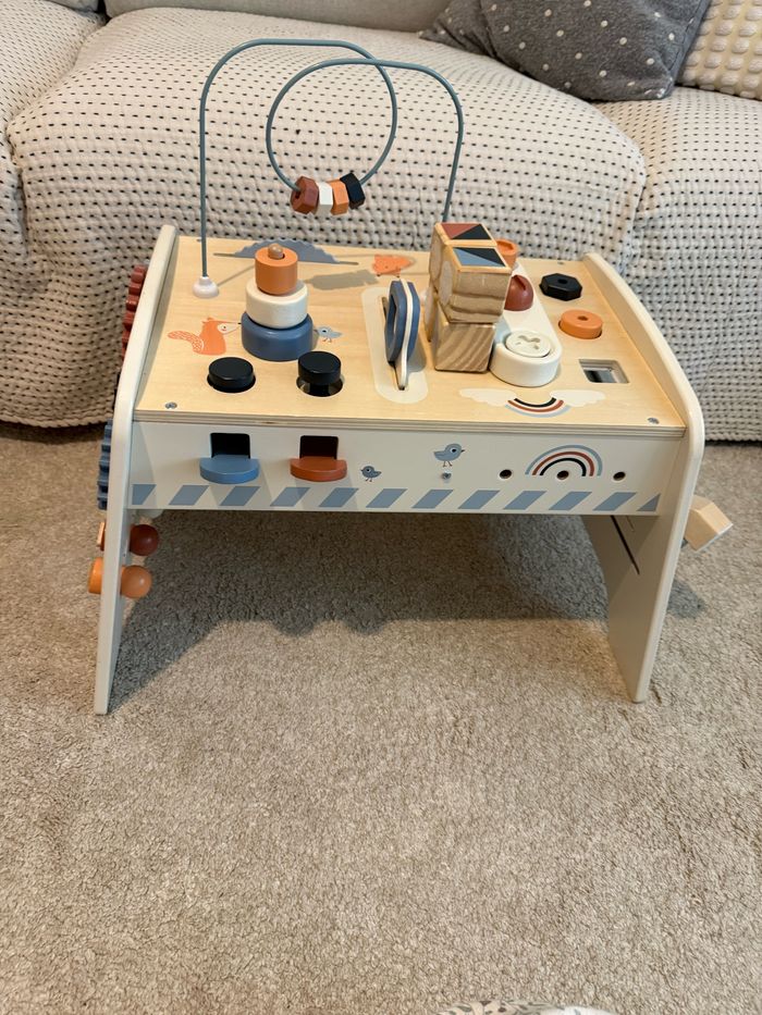 Table de bricoleur jouet bébé Verbaudet