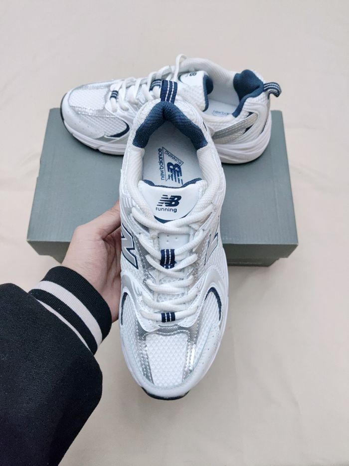 New Balance 530 White Silver Navy  - Taille 44 - photo numéro 4