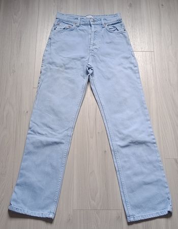 Jean de couleur bleu clair. Taille 34 (XS)