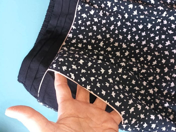 Petite jupe noire fluide doublée taille 40 marque Promod - photo numéro 3