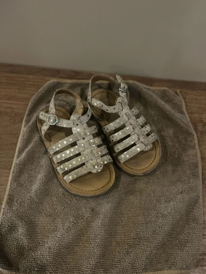 Magnifique sandales cuir cœur doré 💛 taille 25 Mégio Kids - photo numéro 11