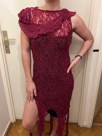 Robe Zara violette bordeaux avec dentelle, taille s
