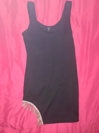 Robe noir avec strass