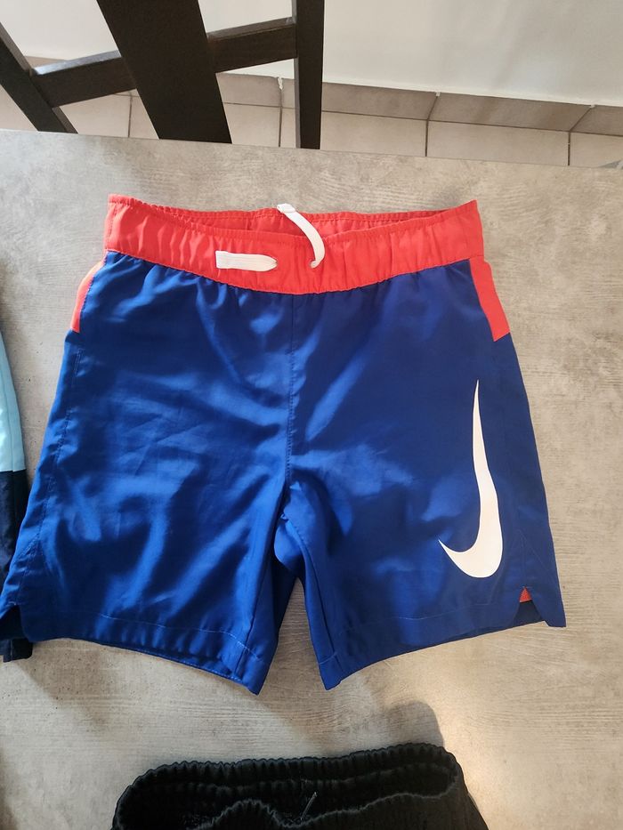 2 shorts garcon 6 ans en très bon état - photo numéro 2