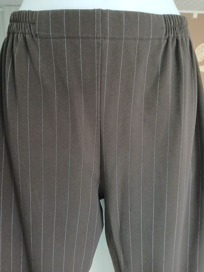 Pantalon rayé T46. - photo numéro 3