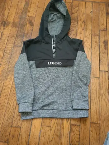 Sweat à capuche 8-9 ans