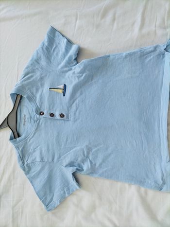 T-shirt bleu ciel bateau