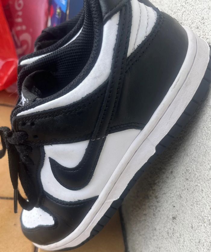 Basket Nike dunk taille 35.5 - photo numéro 3
