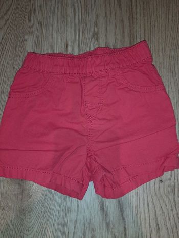 Short 12 mois neuf