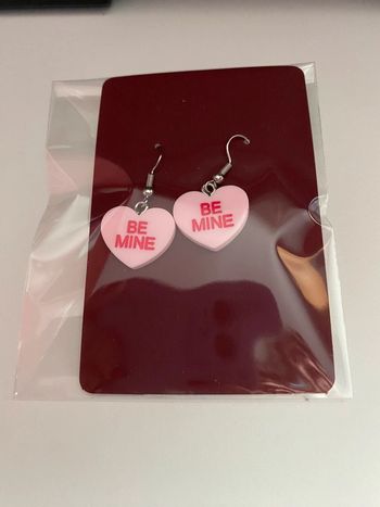 Idée cadeau Noël - Très jolies boucles d’oreille en forme de cœur Be Mine