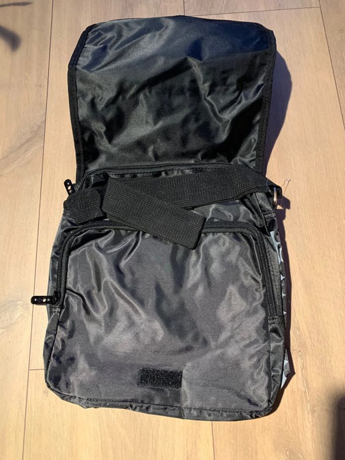 Sacoche Kuroshitsuji - photo numéro 3