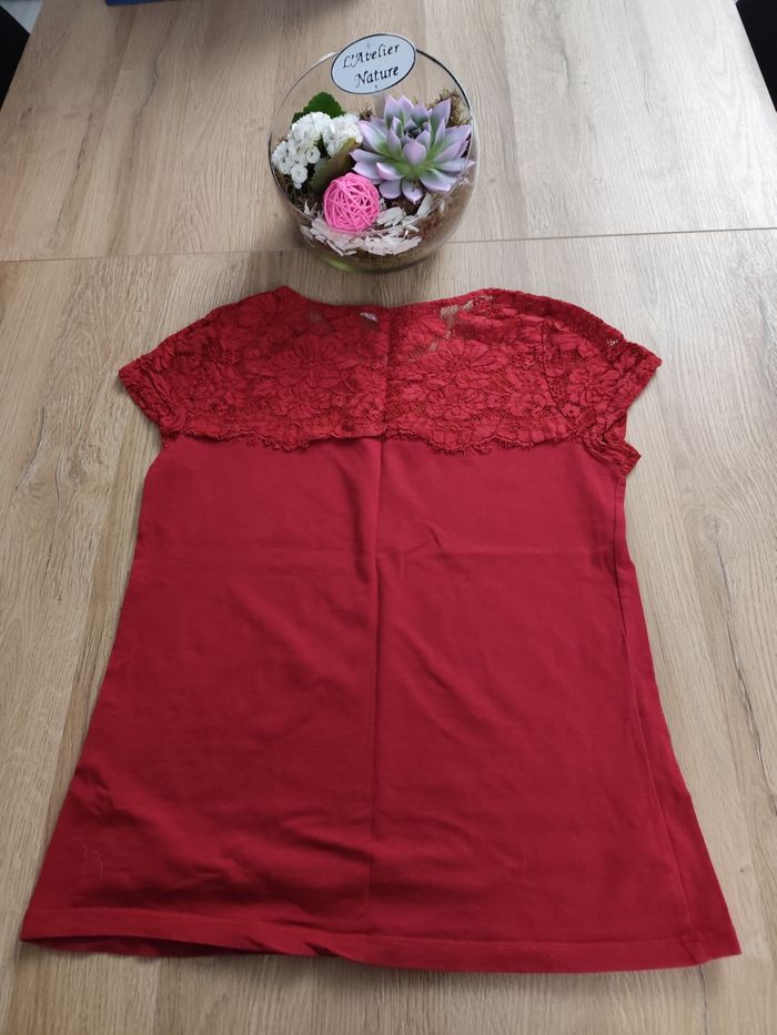 Haut rouge dentelle - photo numéro 2