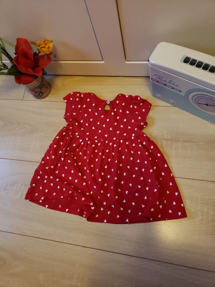 Robe 🎀 Primark 3-6 mois 2€ - photo numéro 4