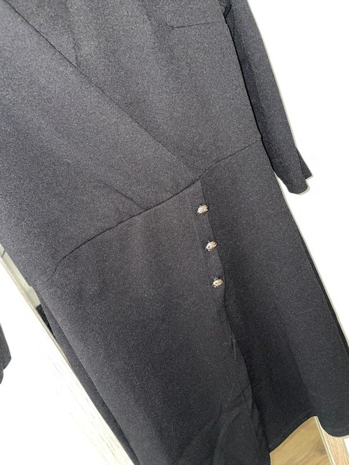 Robe classe noir bouton doré taille M - photo numéro 2