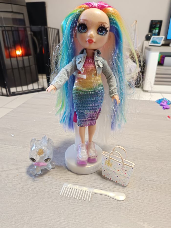 Poupée rainbow High Amaya