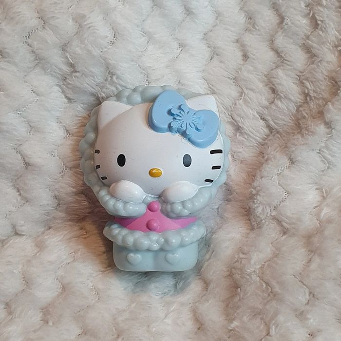 Figurine collection sanrio happy meal hk hello kitty hiver 2012