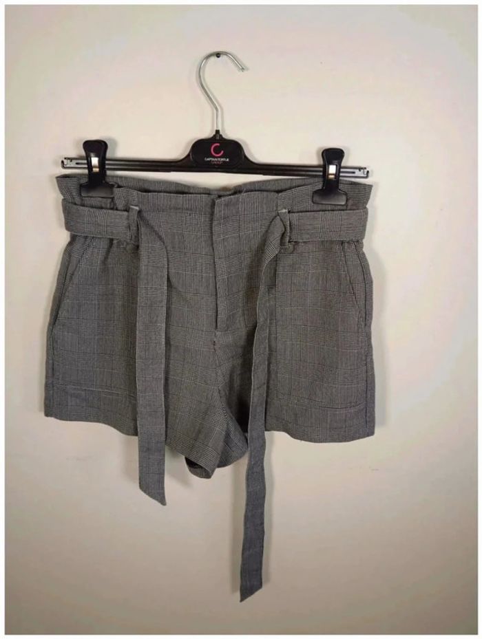 C32 short gris Zara XS