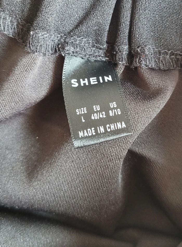 🌺 Jupe Shein taille L - photo numéro 2