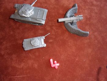 Lot Chars, rempart et canon