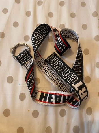 Ceinture stylée à lettres, noire, rouge et blanc