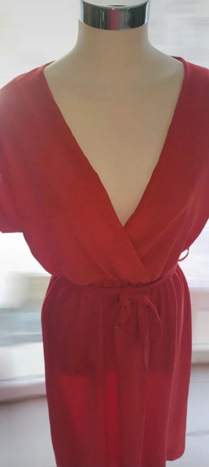 Élégante robe rouge avec ceinture – Parfaite pour toutes occasions - photo numéro 3