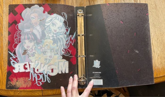Classeur monster high - photo numéro 2