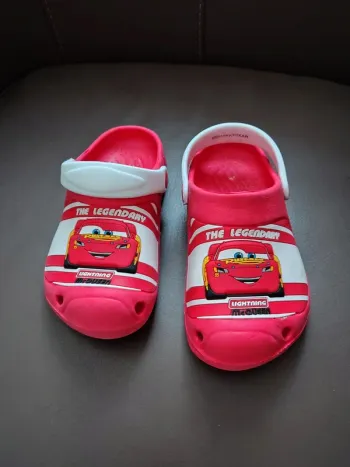 Crocs cars rouge taille 28